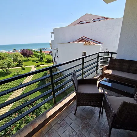 Diamond Apartment *